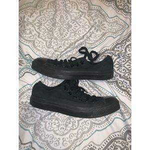 Black low top converses